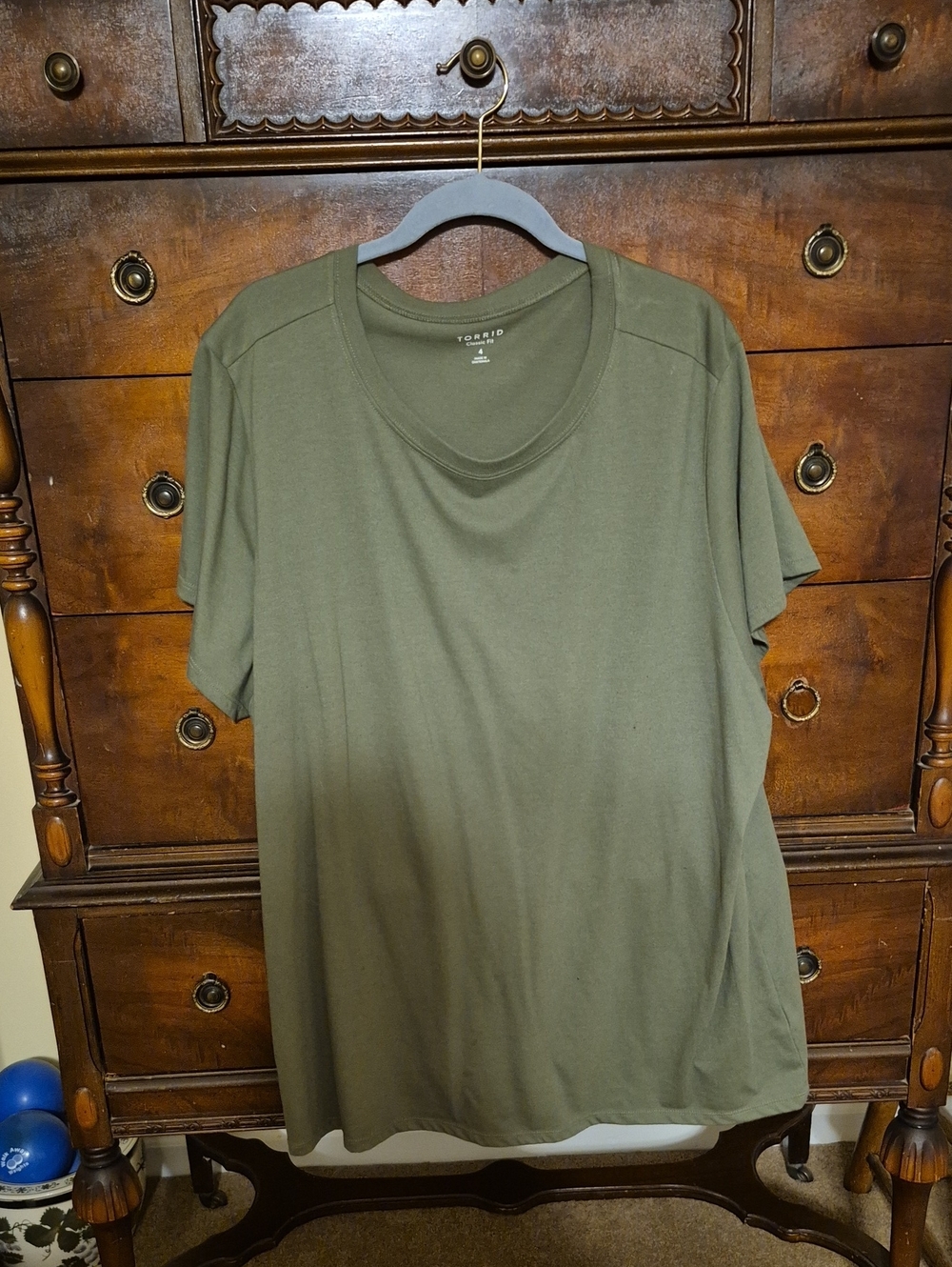 Torrid Size 4 Olive Green Short Sleeve Crewneck Tee